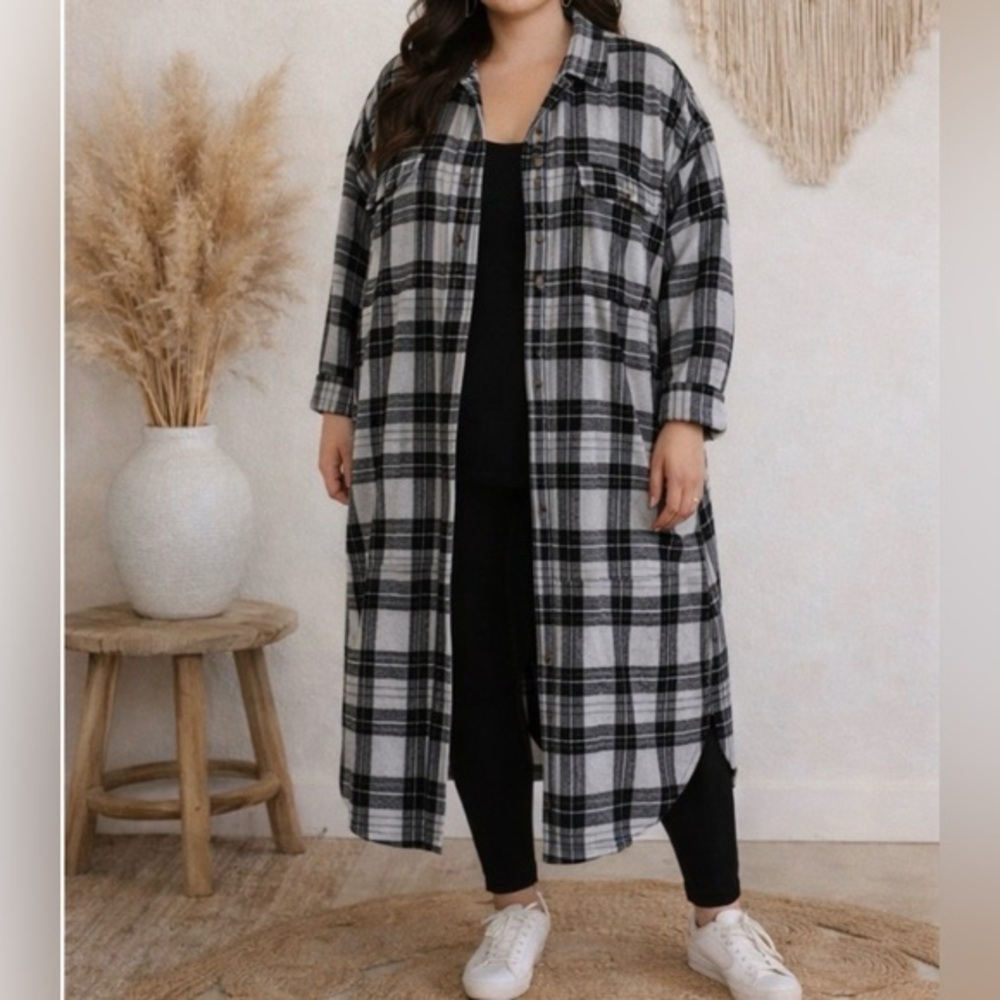 Electric & Rose Hamlin Long Plaid Gray Black Longline Button Down Shacket